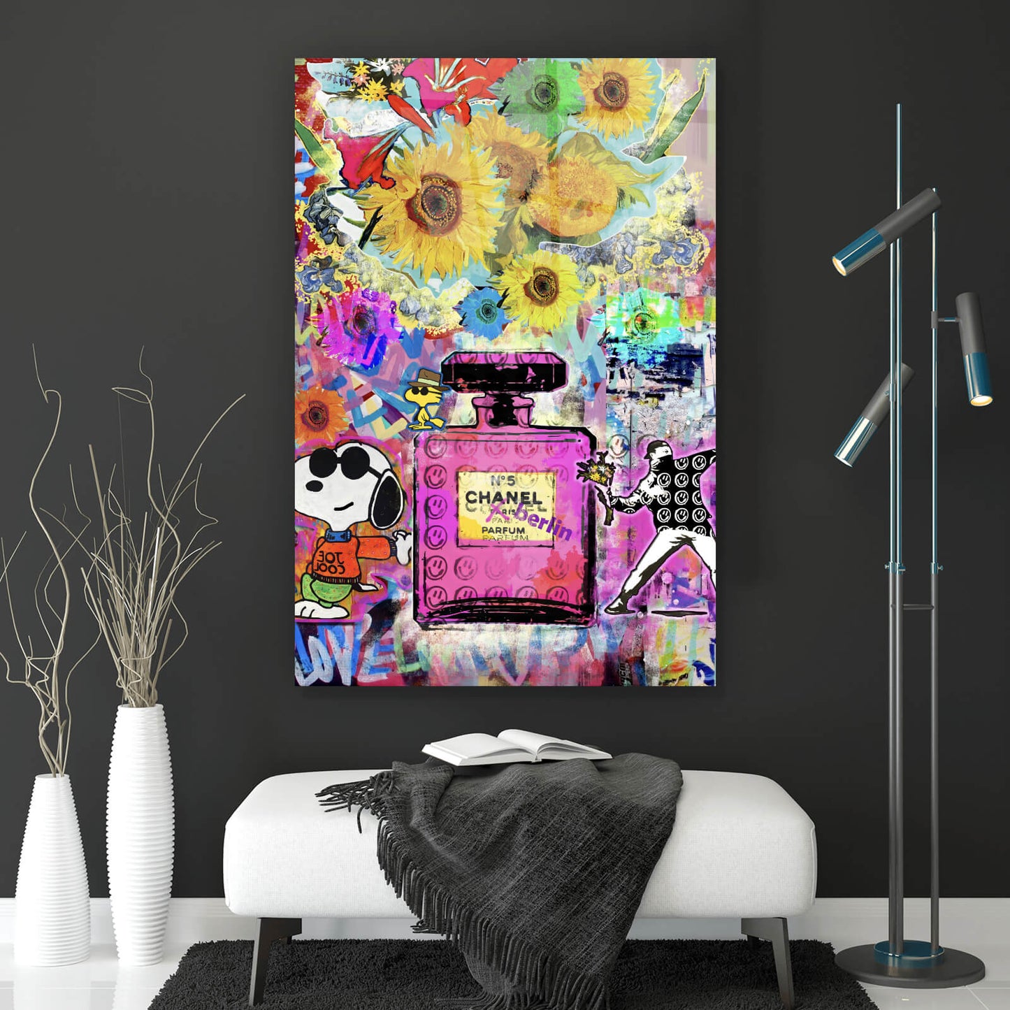 Acrylglasbild Comicfiguren mit Parfum Pop Art Hochformat
