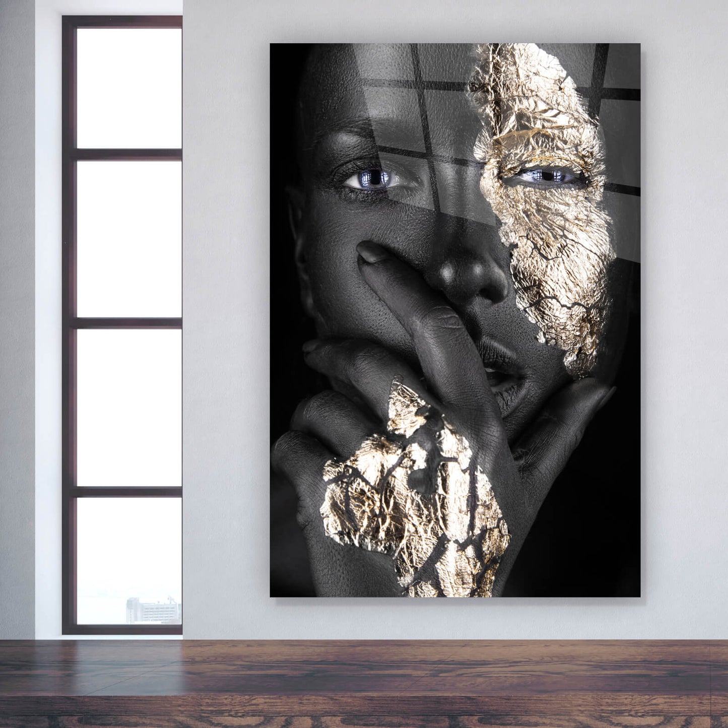 Acrylglas Frau mit Blattgold Hochformat