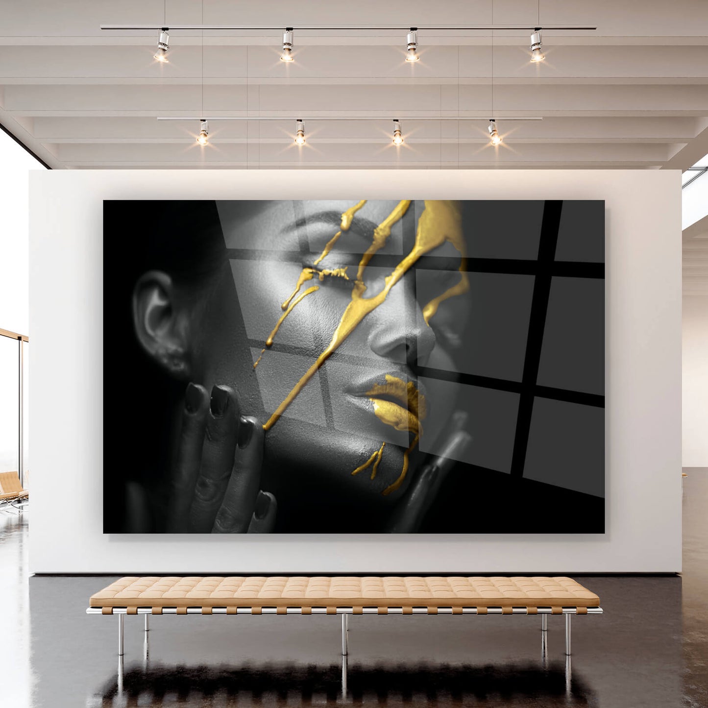 Acrylglasbild Frauengesicht mit Gold Querformat