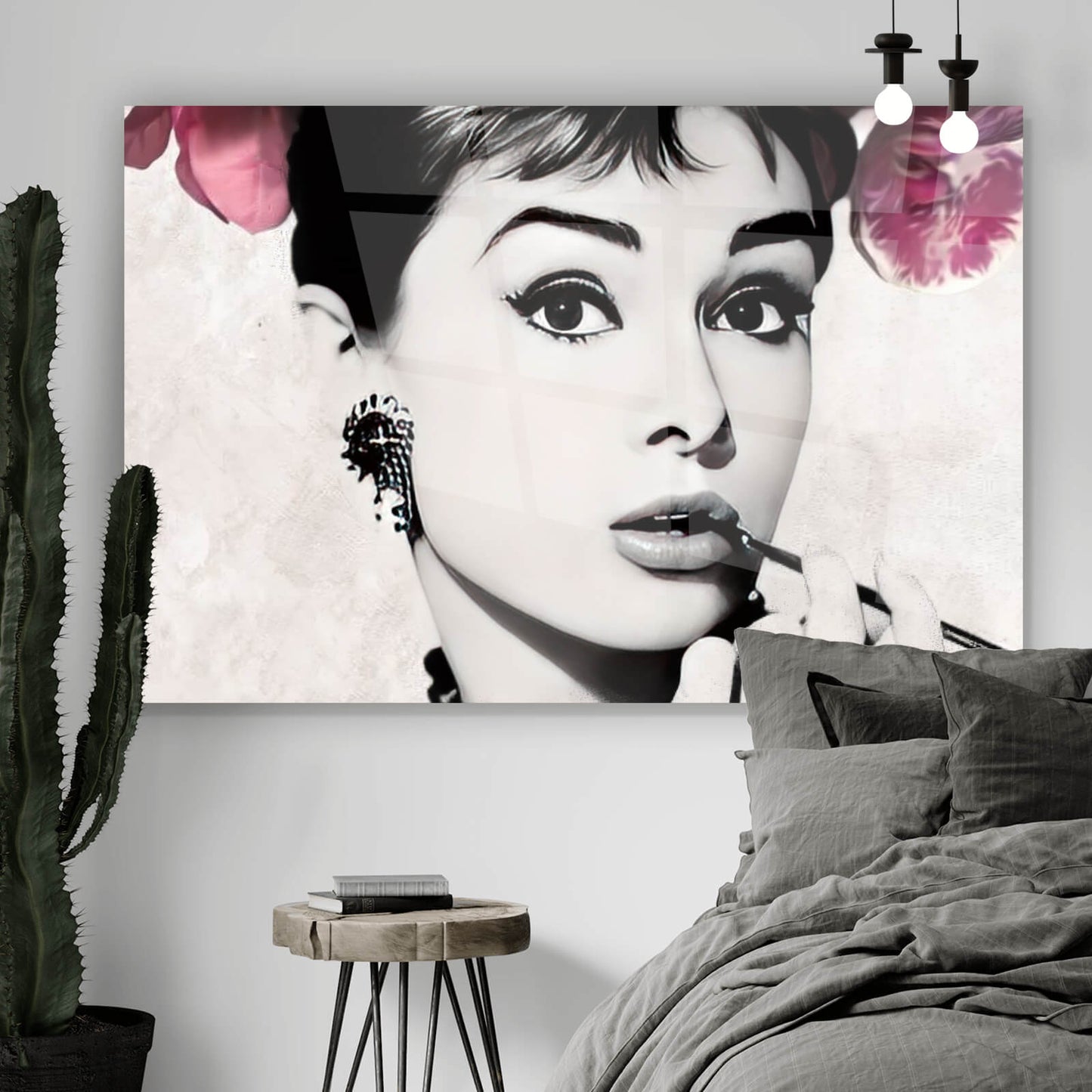 Acrylglasbild Portrait Audrey mit Blumenschmuck Querformat
