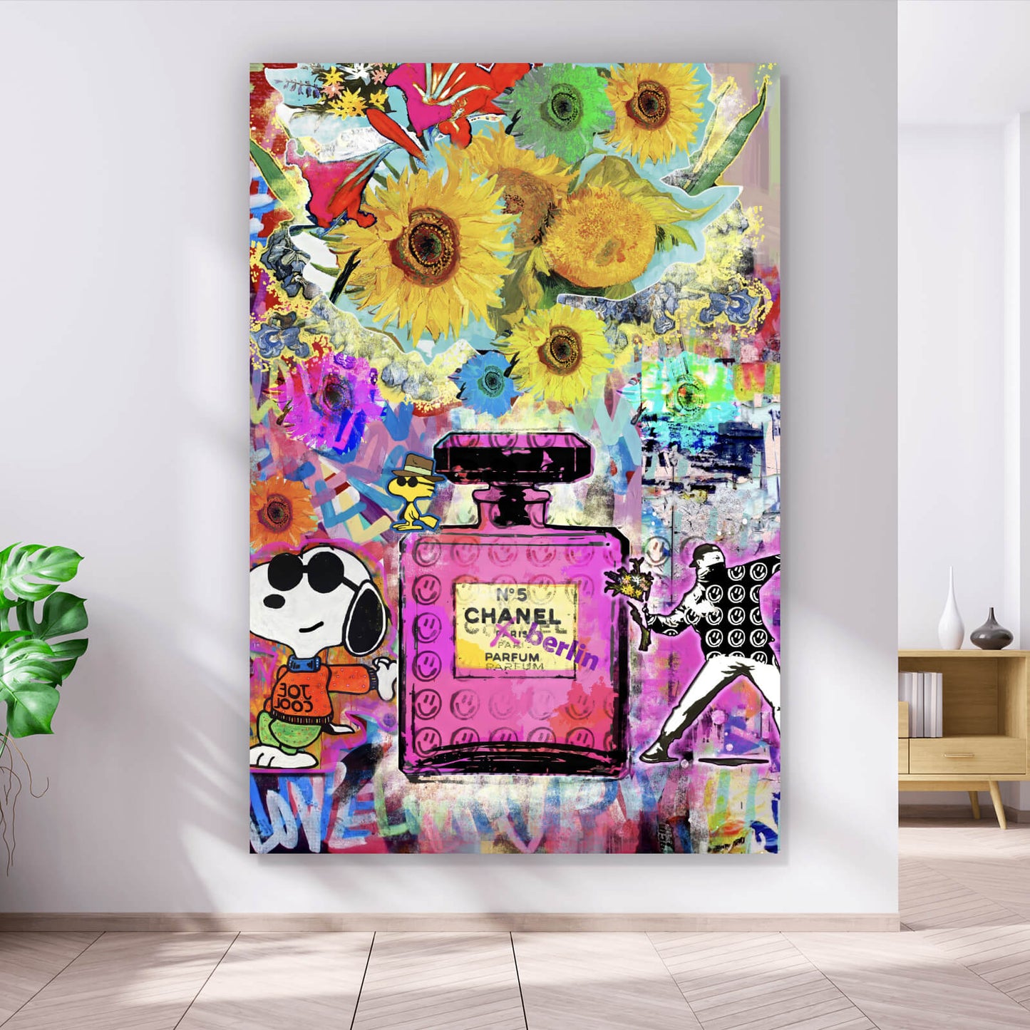 Leinwandbild Comicfiguren mit Parfum Pop Art Hochformat