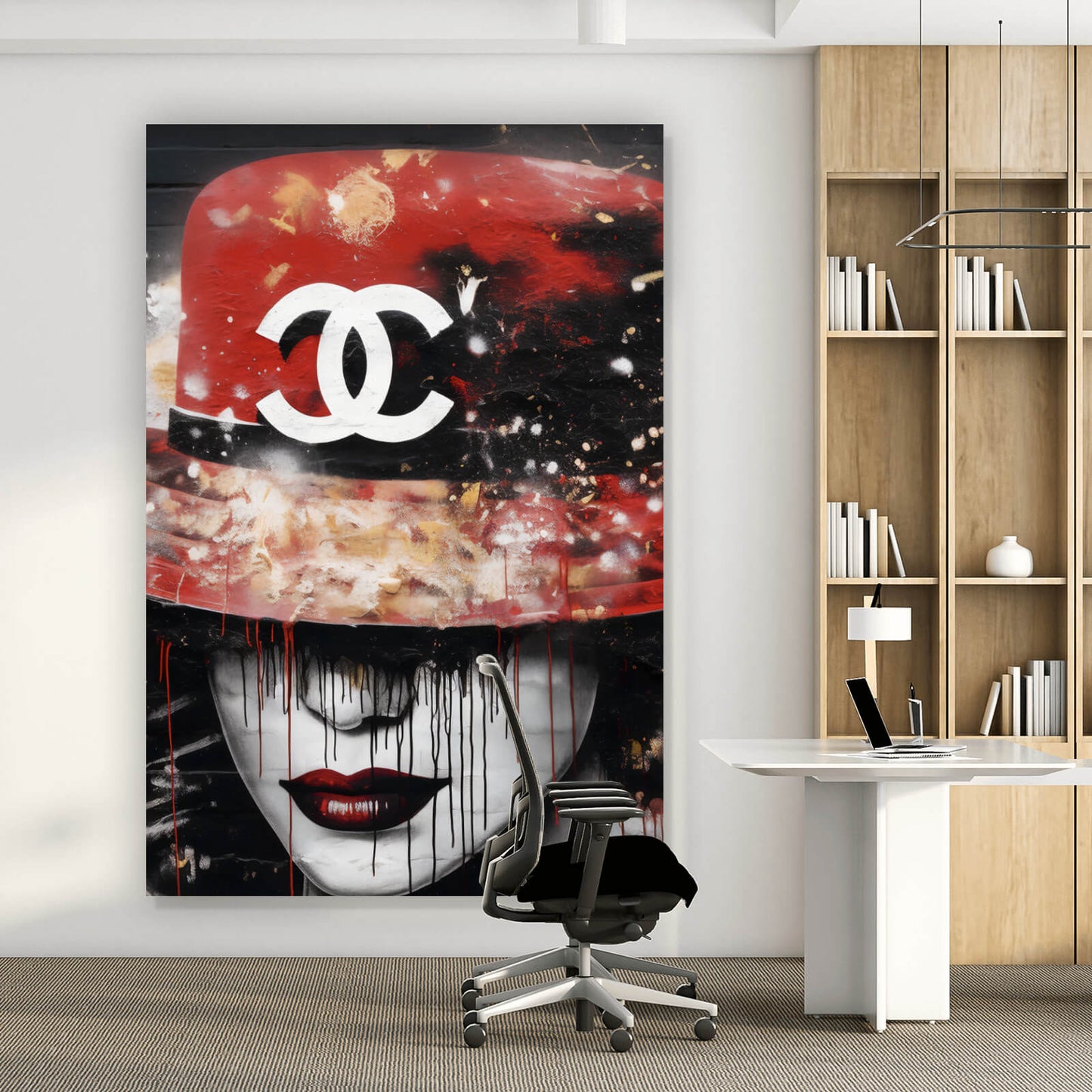 Leinwandbild Frau mit Designer Hut Hochformat