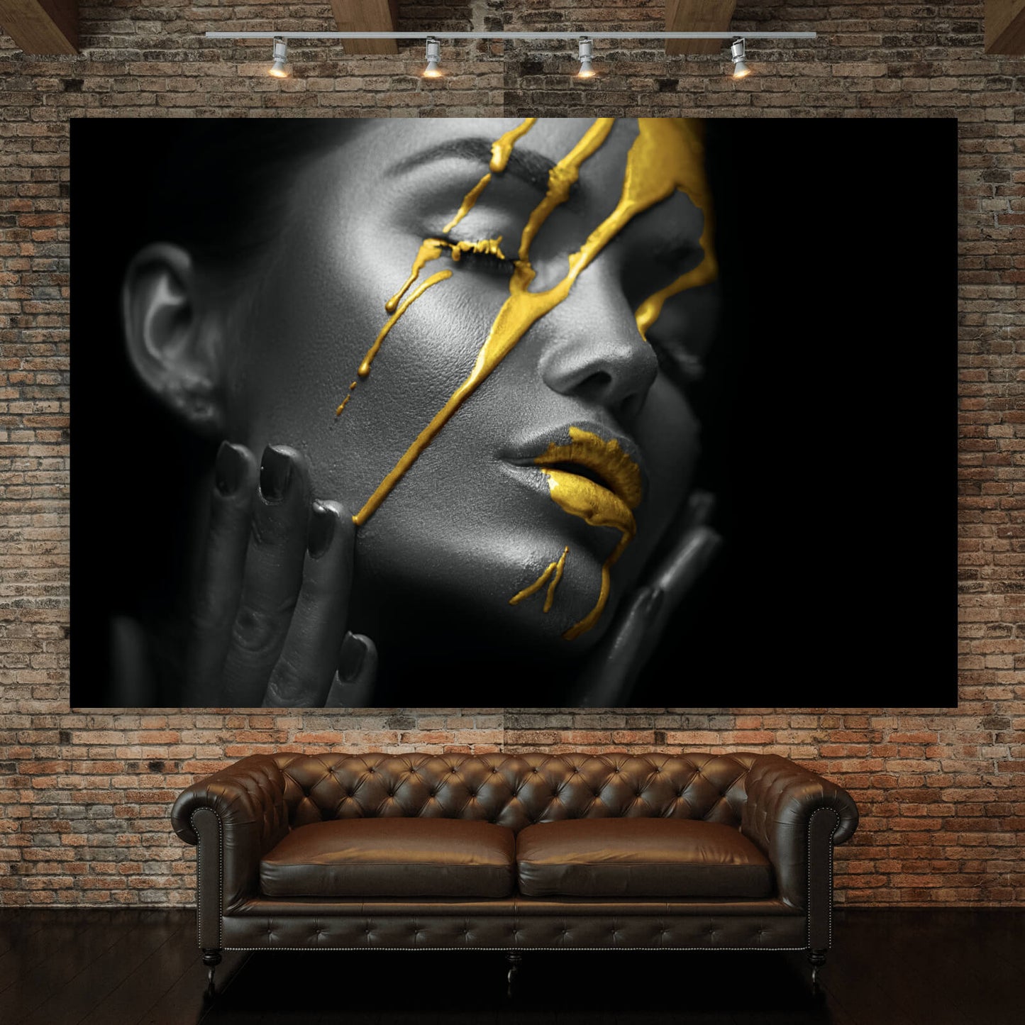 Leinwandbild Frauengesicht mit Gold Querformat