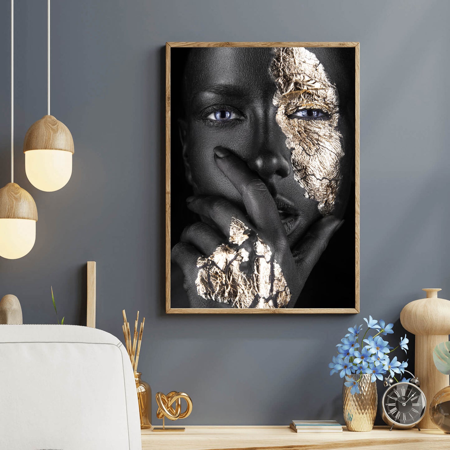 Poster Frau mit Blattgold Hochformat