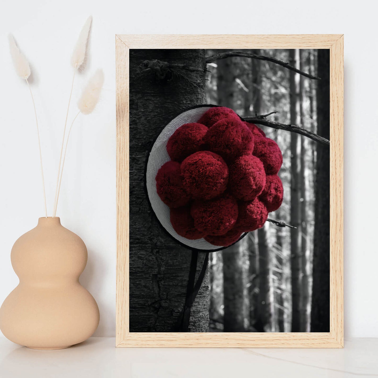 Poster Schwarzwald mit traditionellem Bollenhut Hochformat