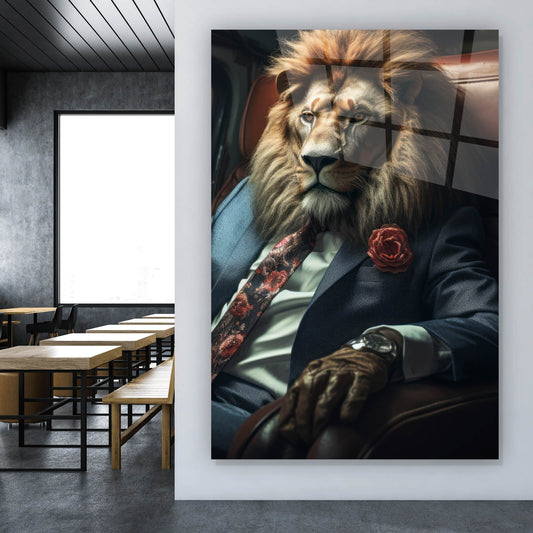 Acrylglasbild Löwenportrait im Anzug Hochformat