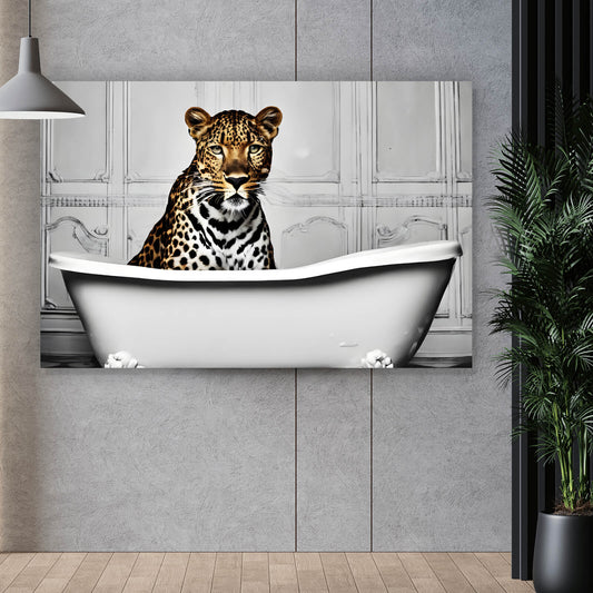 Leinwandbild Leopard in der Badewanne Querformat