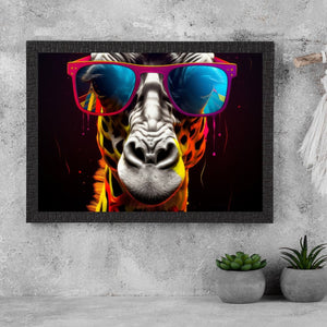 Poster Cooles Giraffen Portrait mit Brille Street Art Querformat