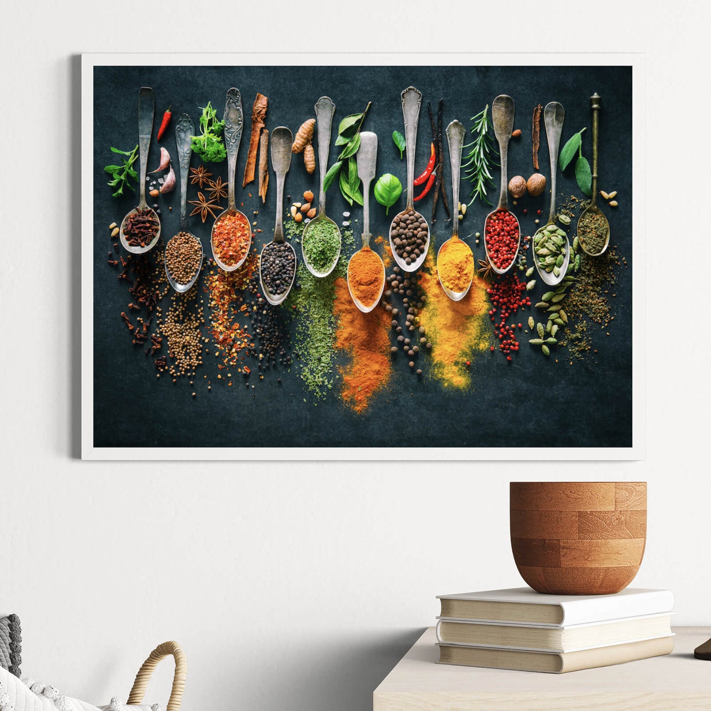 Poster Kulinarische Gewürze auf Löffeln Querformat
